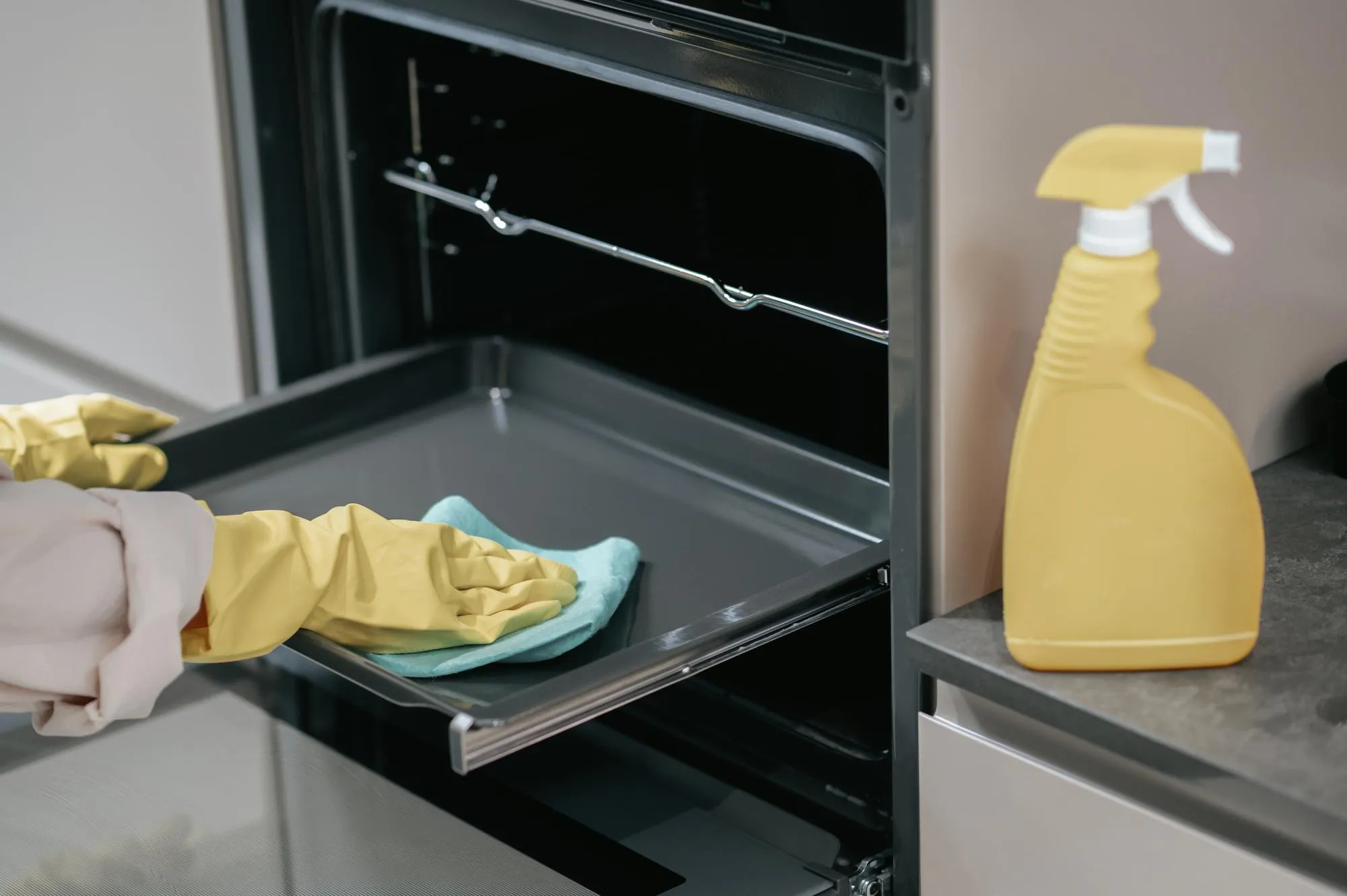 Expert Oven Cleaning in Luton – Sparkling Results Every Time